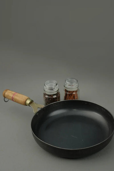 Pure Iron Handmade Fry Pan (10 Inches) – Cookware on Brown Living™. SKU: Iron - pan - 1000g - packof1. Img 3.