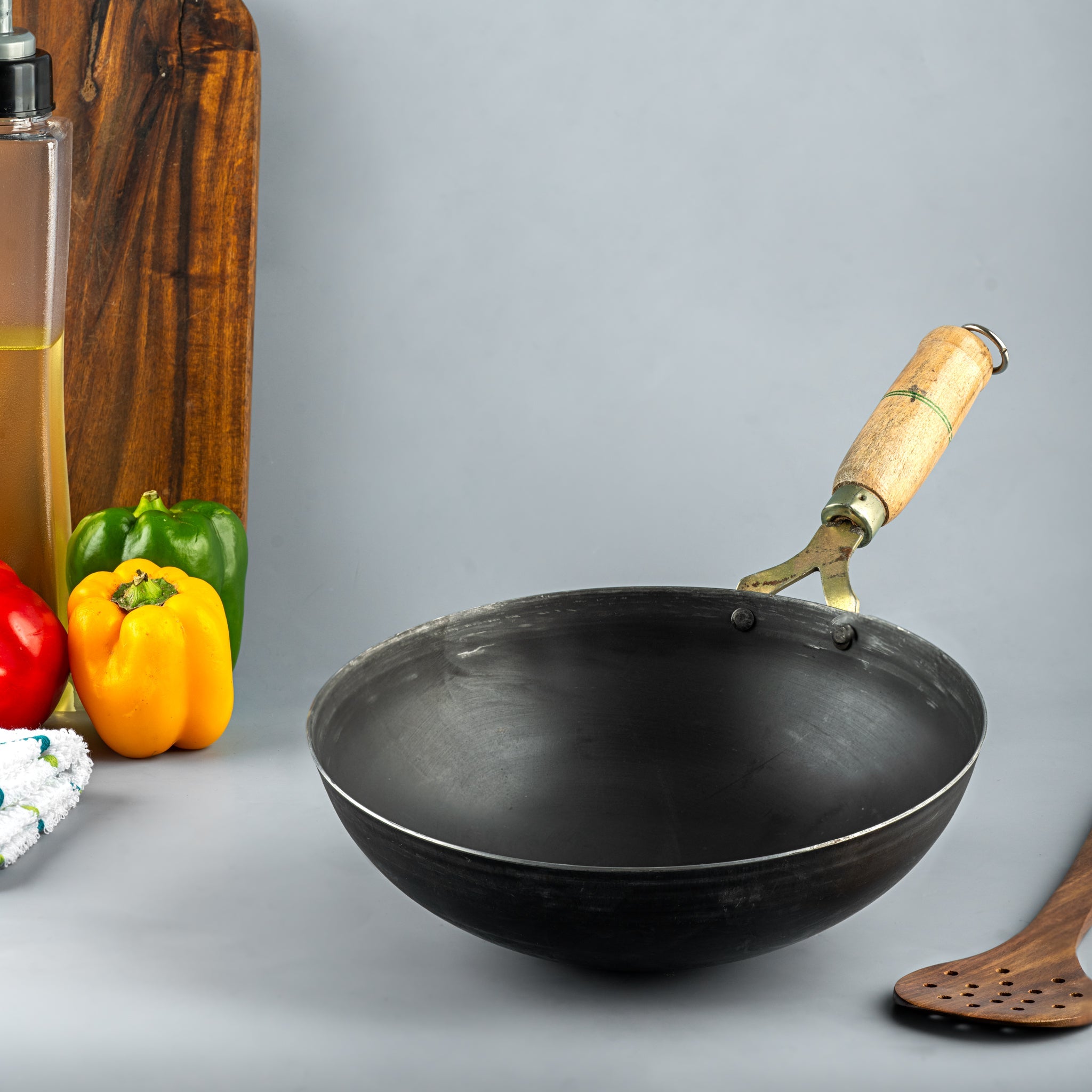 Pure Iron Handmade Round Wok – Cookware on Brown Living™. SKU: T16. Img 3.