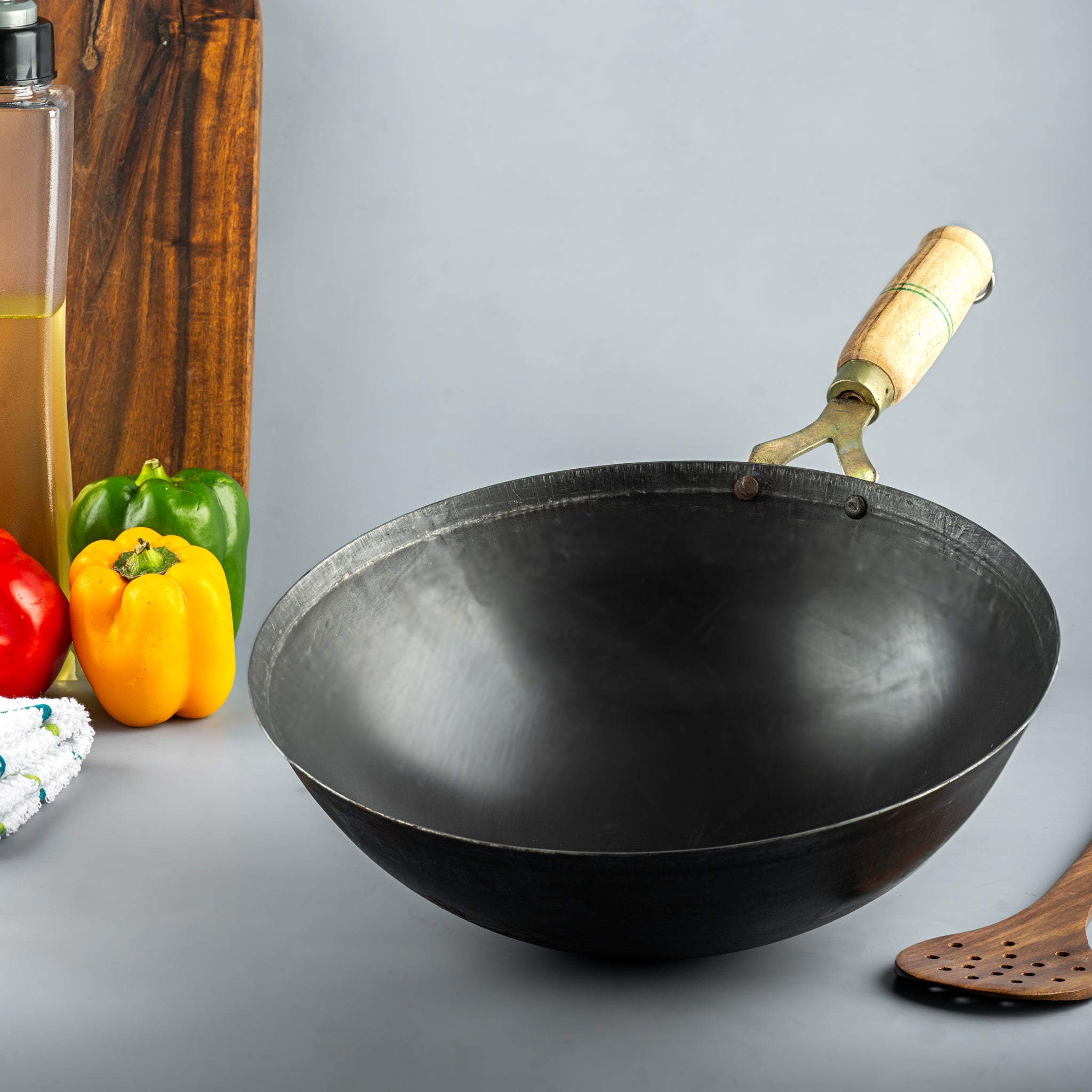 Pure Iron Handmade Round Wok – Cookware on Brown Living™. SKU: T5. Img 1.