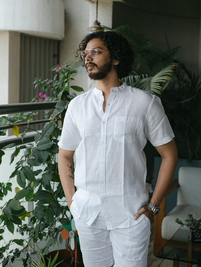 Pure Linen Mandarin Short Sleeve Shirt White | Lightweight & Classic – Men Shirt on Brown Living™. SKU: ANTPLMSSSWS. Img 1.