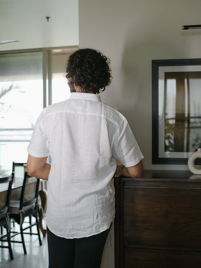Pure Linen Short Sleeve Shirt White | Lightweight & Breathable Wear – Men Shirt on Brown Living™. SKU: ANTPLSSSWS. Img 2.