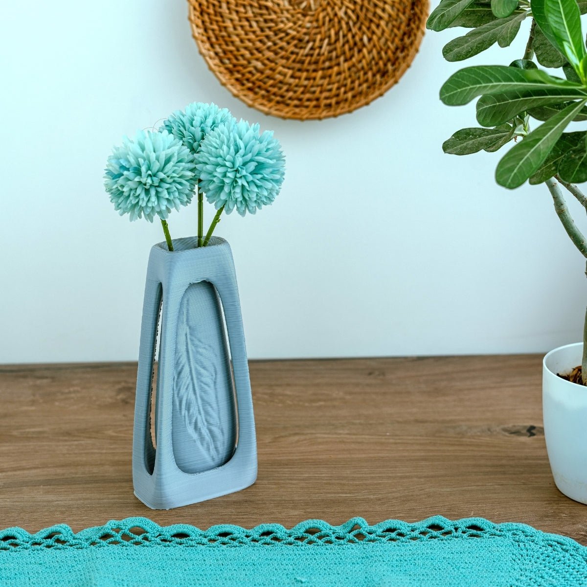 Reliquiae Souvenir Plant - Based Exotic Titanium Vase – Home Decor on Brown Living™. SKU: RESOEDPLETA106. Img 1.