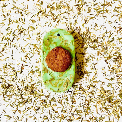 Reusable Wardrobe Freshener Textured Wax Tablet - Pack of 1 – Candles & Fragrances on Brown Living™. SKU: RCFWXWTTXLG1. Img 8.