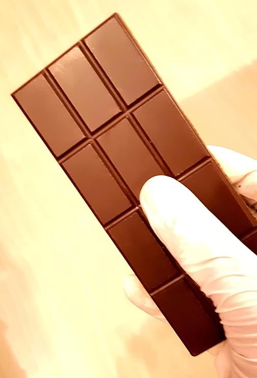 Roasted Almond 70% Cocoa Dark Chocolate – Sweetened with Jaggery – Chocolates on Brown Living™. SKU: 8931500357559. Img 2.