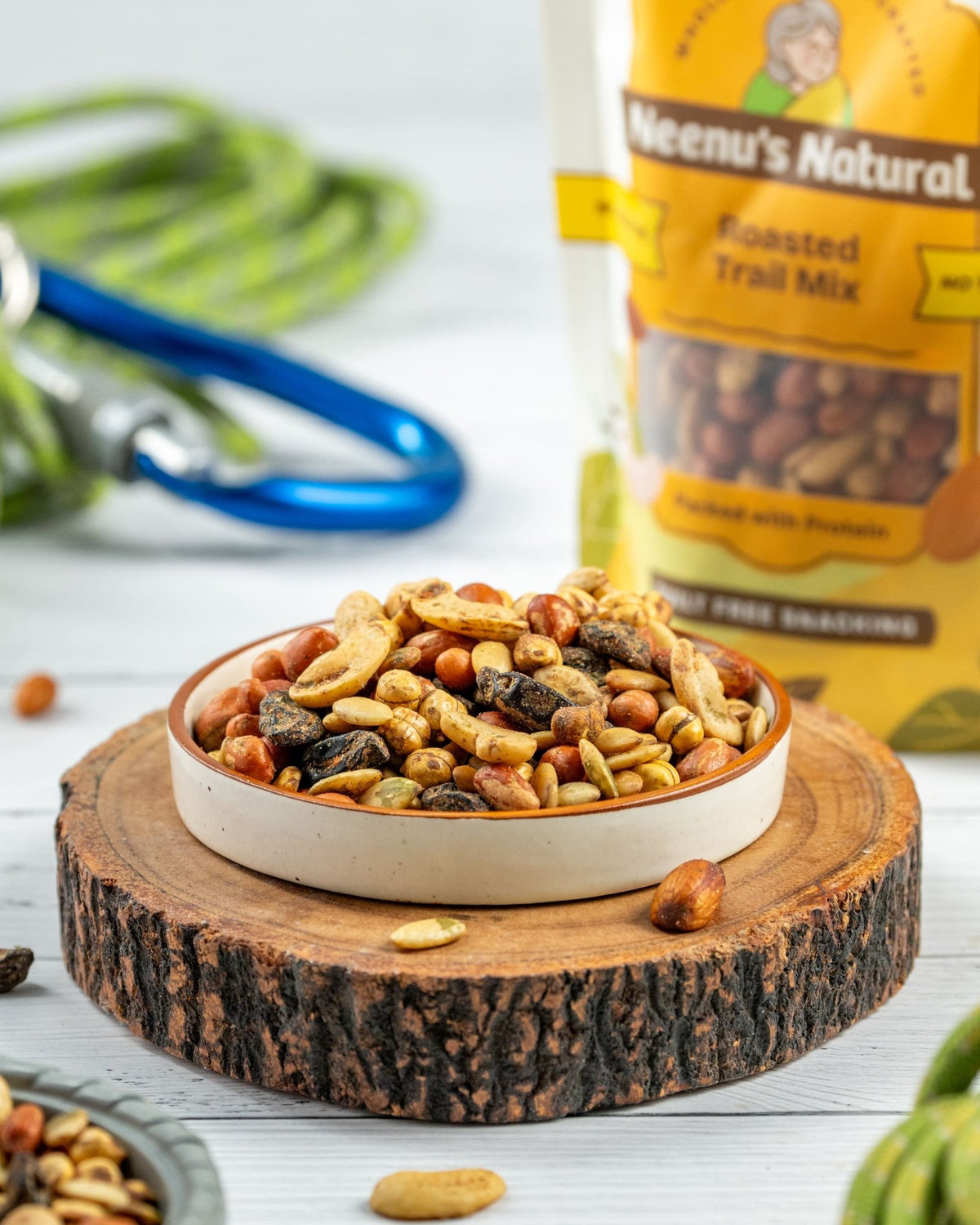 https://brownliving.in/cdn/shop/files/roasted-trail-mix-healthy-nutritious-snack-with-nuts-seeds-nn-14-neenus-natural-llp-2897035.jpg?v=1764771971&width=1200