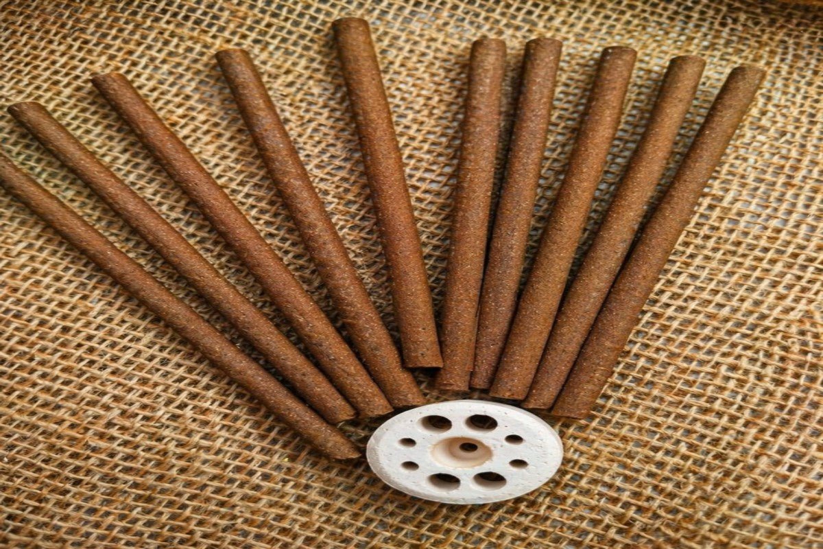 Sacred Glow Collection Sambrani Diya Incense Lakshmi Set – Gift Giving on Brown Living™. SKU: SN2596. Img 2.