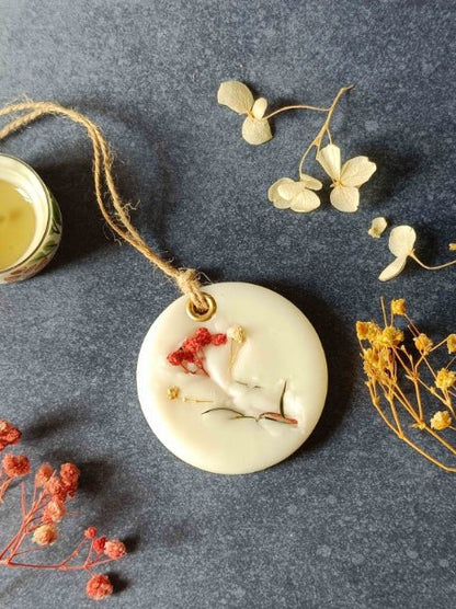 Scented Soywax Air Freshener Sachet - Circle 20g – Candles & Fragrances on Brown Living™. SKU: CTC04305. Img 1.