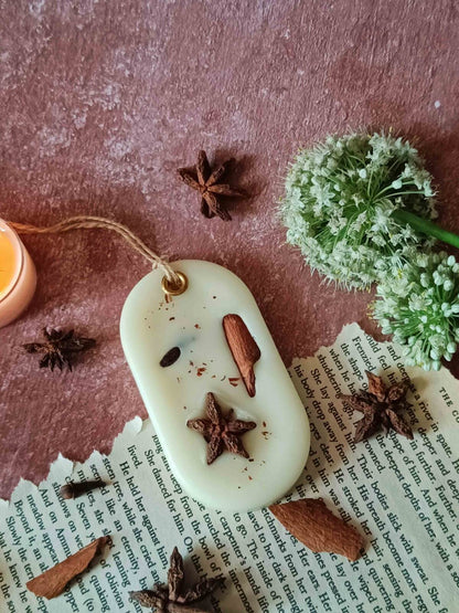 Scented Soywax Air Freshener Sachet - Curved Rectangle 40g – Candles & Fragrances on Brown Living™. SKU: WSB05604. Img 1.