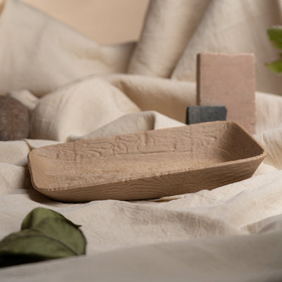 Serving Camber Plant - Based Light Wood Tray – Home Decor on Brown Living™. SKU: SECAEDPLLWA040. Img 1.