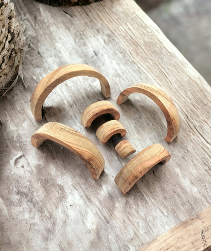 Set Of 7 Bows Neem Wooden Stacking Rainbow For Creative Minds – Wooden Toys on Brown Living™. SKU: STK_RNBW. Img 5.