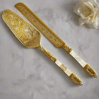 Slice And Serve Elegance Gold Cake Server And Knife Set – Kitchen Tools on Brown Living™. SKU: TLD-BL-26. Img 3.