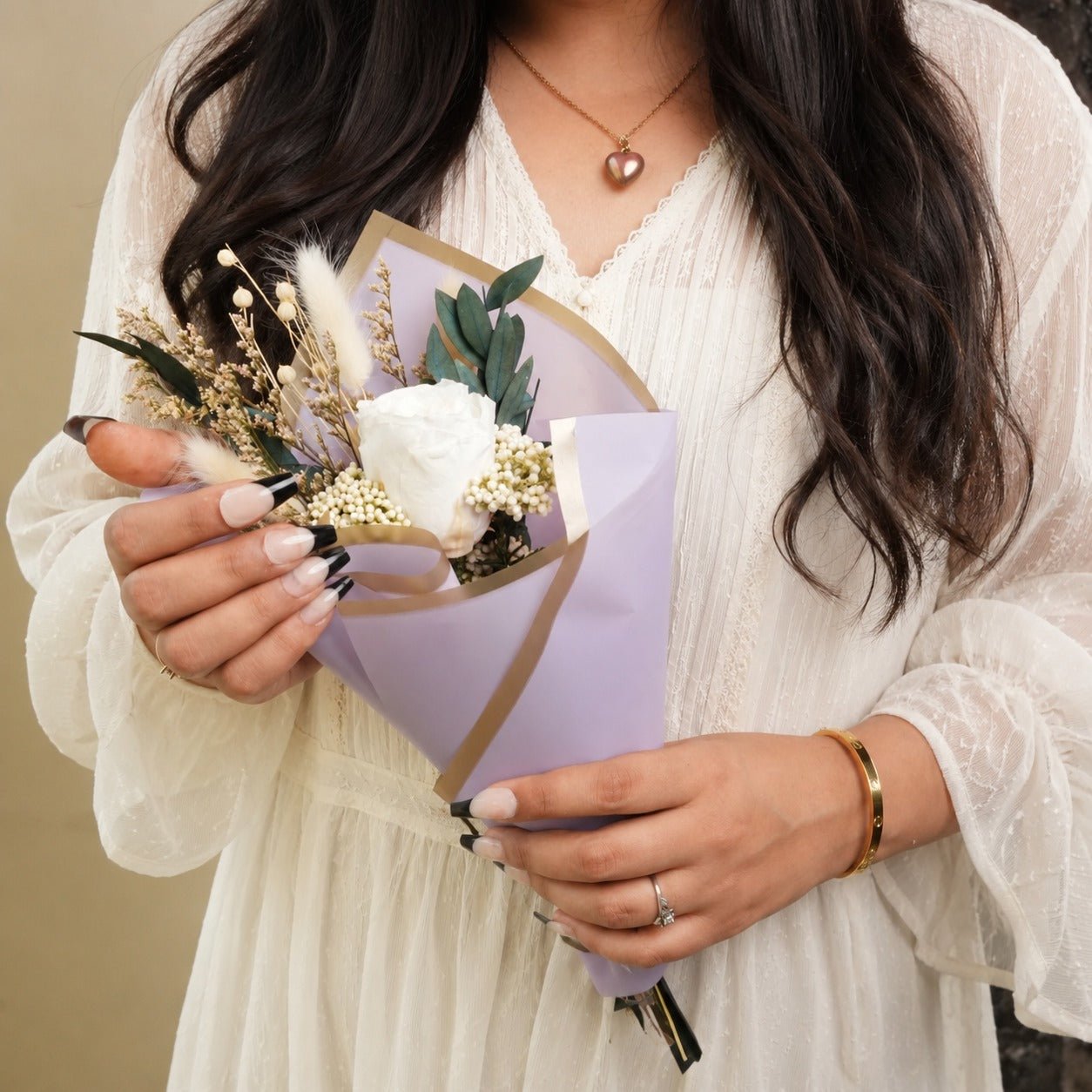 Snow Petal Dried Flower Bouquet | White Decorative Floral Arrangement – Vases on Brown Living™. SKU: V-409. Img 6.