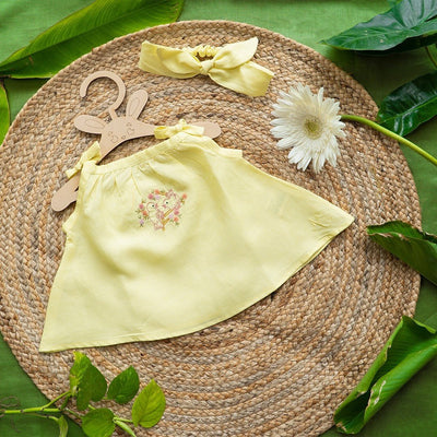 Soft & Breathable Bright Chirps Yellow Top for Babies – Kids Tops on Brown Living™. SKU: ARN0012_0-3. Img 1.
