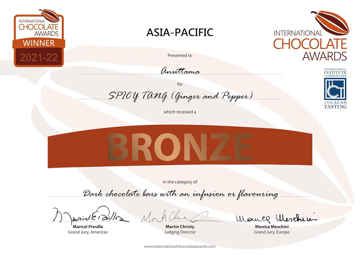 Spicy Tang 62% Cocoa Dark Chocolate | Bold Heat With Citrus Notes – Chocolates on Brown Living™. SKU: 8931500230050. Img 3.