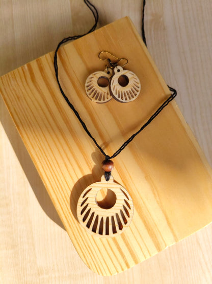 Sun & Moon Wooden Jewellery Set – Jewellery on Brown Living™. SKU: WJ05n. Img 1.