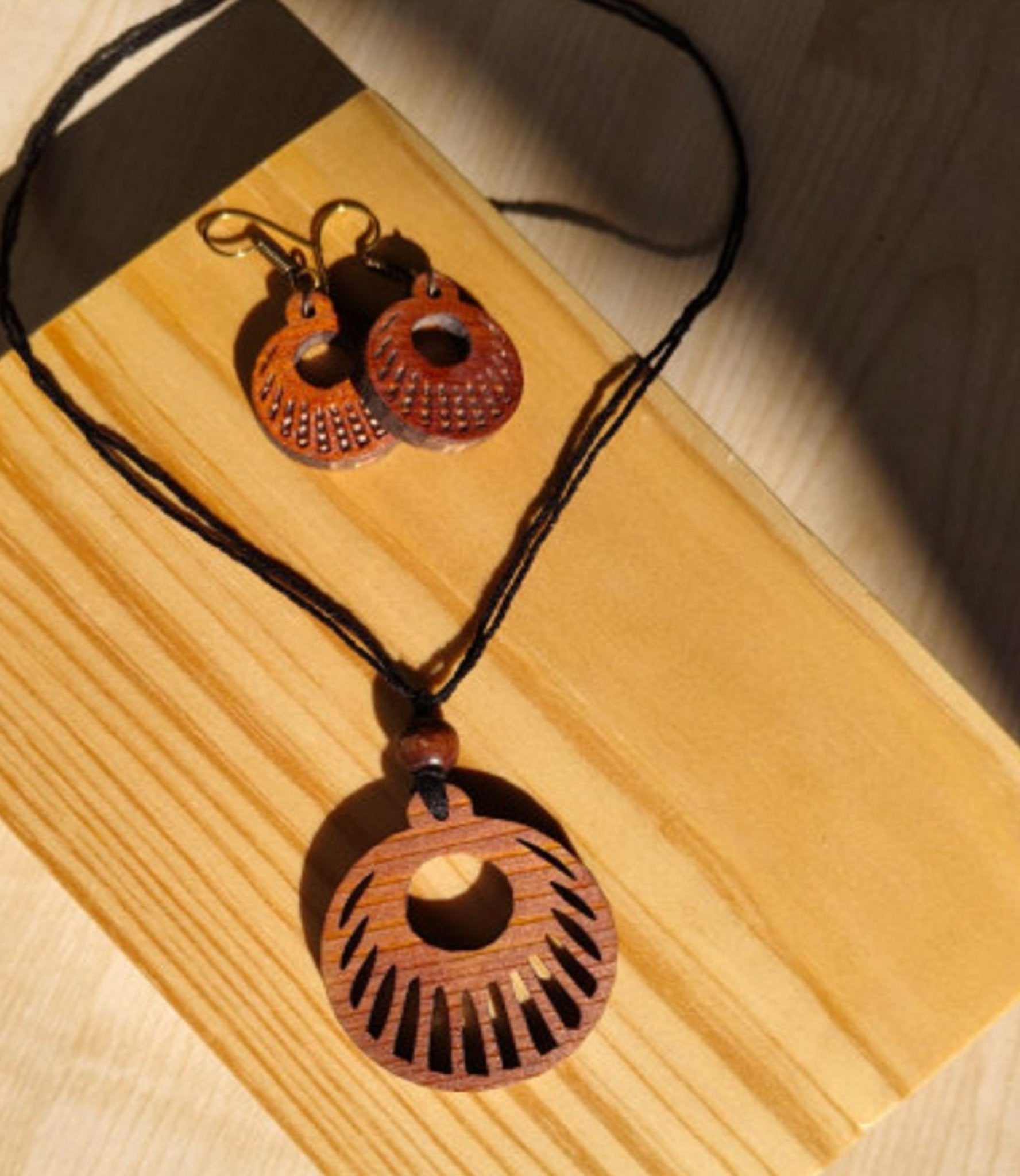 Sun & Moon Wooden Jewellery Set – Jewellery on Brown Living™. SKU: WJ06n. Img 4.