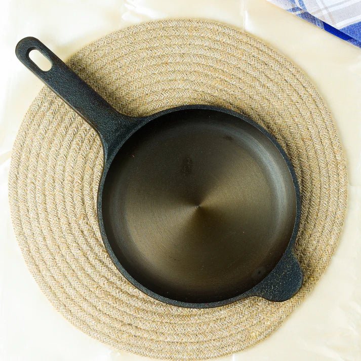 Super Smooth Handmade Cast Iron Omelette Pan – Cookware on Brown Living™. SKU: CastIron - Omelette - pan - 1800g - packof1. Img 1.