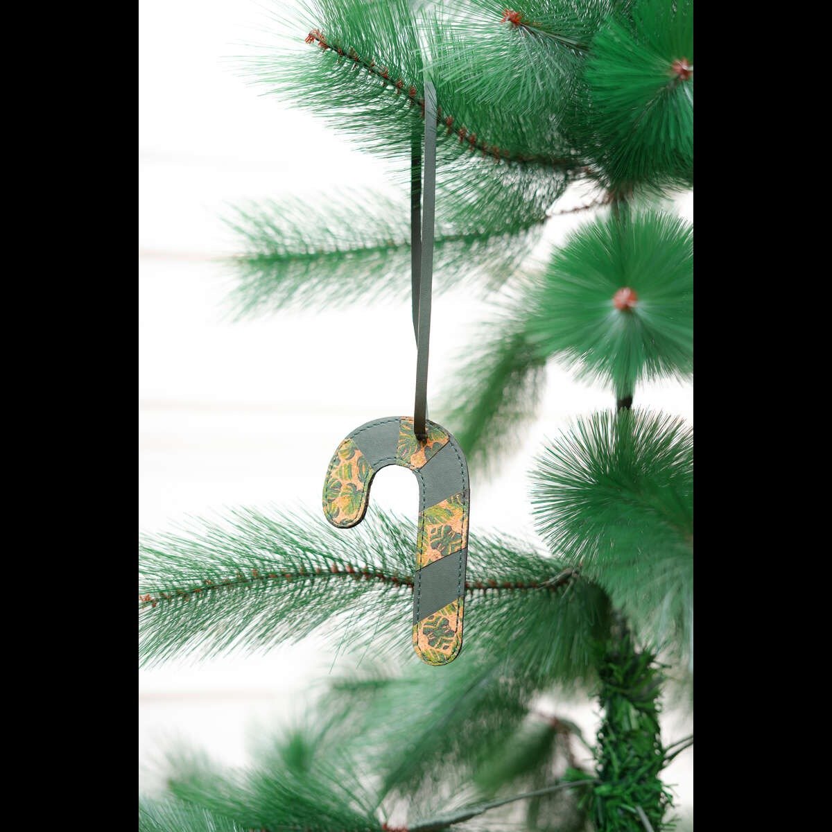 Banana Leather & Cork Festive Decor Handcrafted Christmas Candy Cane (Green) – Decor & Artefacts on Brown Living™. SKU: XMGH1004. Img 1.