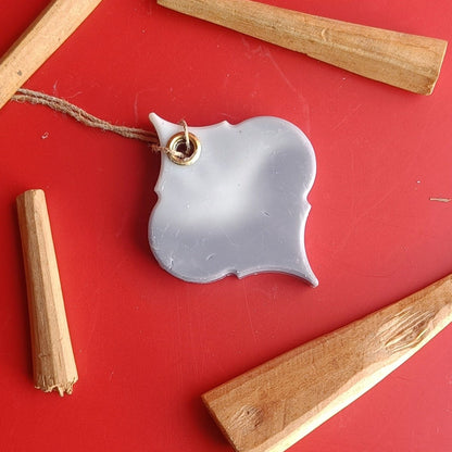 Black Oudh Wax Sachet – Candles & Fragrances on Brown Living™. SKU: BOWS03. Img 3.