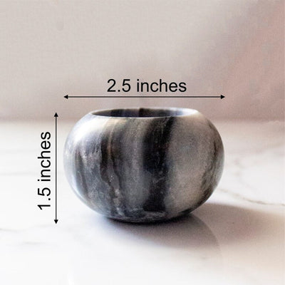 Concave Soy Wax Candle – Minimal Design with Subtle Elegance – Candles on Brown Living™. SKU: PW0103. Img 2.