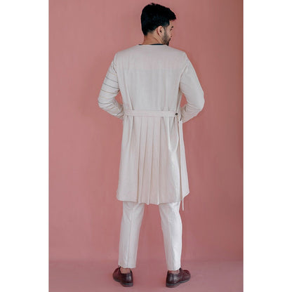 Enzo Trench - Pleated Back Wasit | Verified Sustainable by Brown Living™