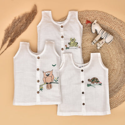 Forest Friends Trio Jabla (Tortoise, Owl and Frog Design) - Pure Cotton Baby Jabla Set of 3 – Kids Shirts on Brown Living™. SKU: STRCOTWHIFOJAB14 - TOF - S. Img 1.