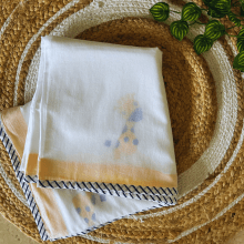 Muslin Kids Blanket – 3 - Layer – 40x40 – Giraffe Print – Lightweight – Bedding on Brown Living™. SKU: 3DDOGIRAF4040. Img 3.