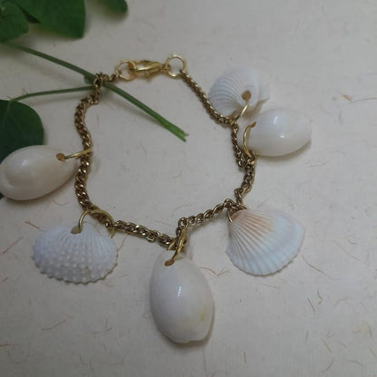 Natural Sea Shell Bracelet | Verified Sustainable by Brown Living™