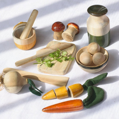 Natural Wooden Chef Set – Pretend Cooking Toy – Role & Pretend Play Toys on Brown Living™. SKU: WCS01. Img 1.