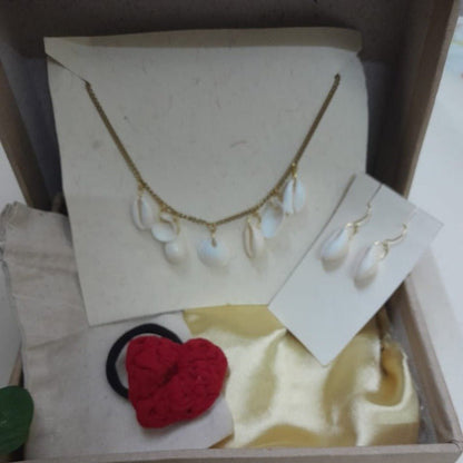 Sea Shell Jewelry & Hair Accessory Gift Hamper | Verified Sustainable by Brown Living™