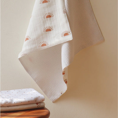 Sunburst Gentle Touch Organic Washcloth – Soft Baby Wipes – Bath Accessories on Brown Living™. SKU: MM - 01 - 0004. Img 3.