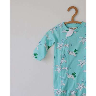 Turtles Newborn Bodysuit – Organic Cotton Baby Essential – Kids Sleepsuits on Brown Living™. SKU: AC - 01 - 0002/18 - 24M68. Img 2.