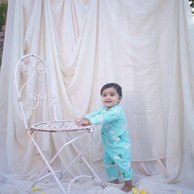 Turtles Newborn Bodysuit – Organic Cotton Baby Essential – Kids Sleepsuits on Brown Living™. SKU: AC - 01 - 0002/18 - 24M68. Img 1.