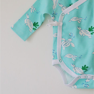 Turtles Organic Baby Kimono Onesie – Soft Cotton Newborn Romper – Kids Onesies on Brown Living™. SKU: AC - 02 - 0001/0 - 3M. Img 2.