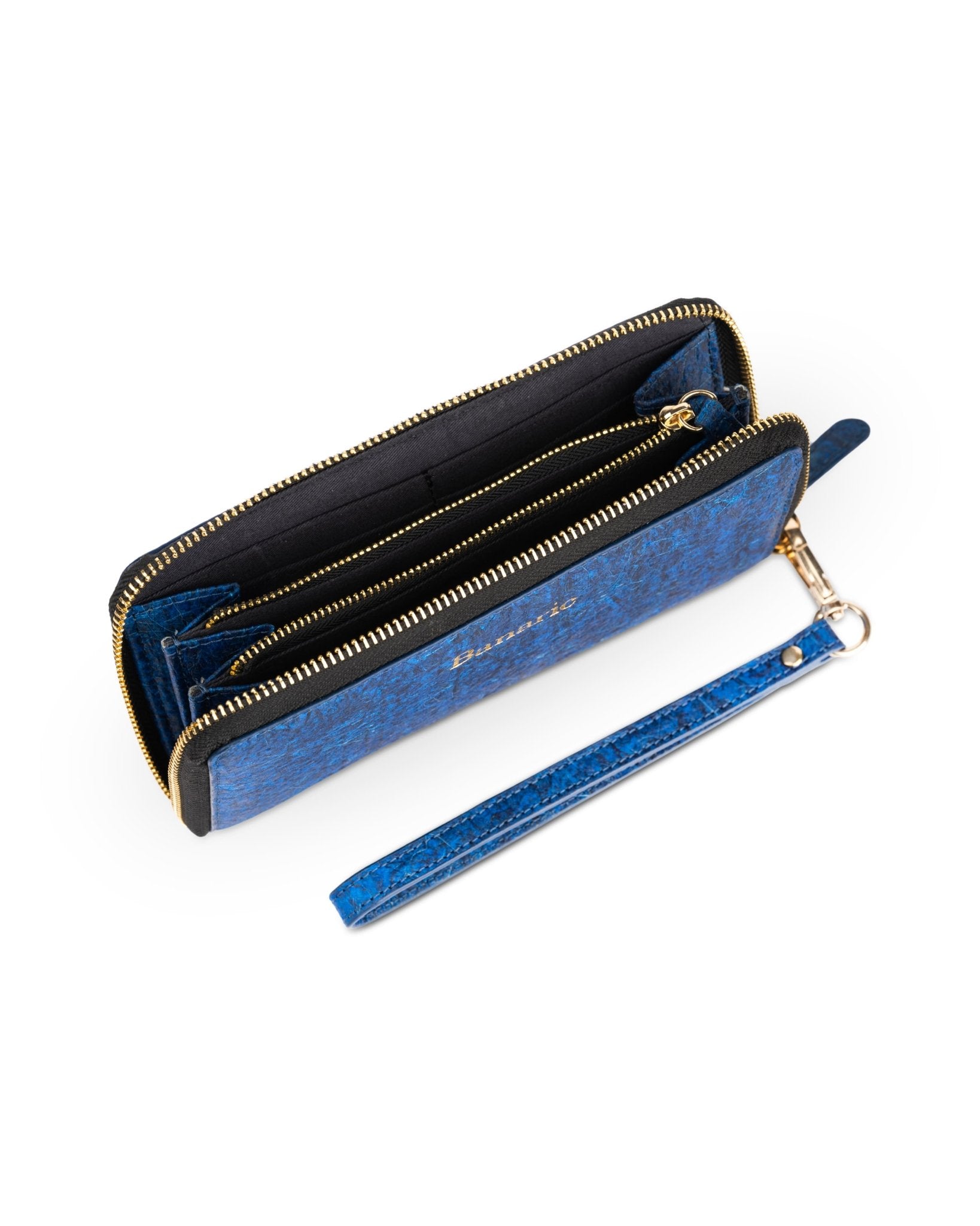 The Organic Women Wallet | Vegan Banana Fiber Wristlet – Womens Clutch on Brown Living™. SKU: RCBAGBANARIC01AB. Img 6.