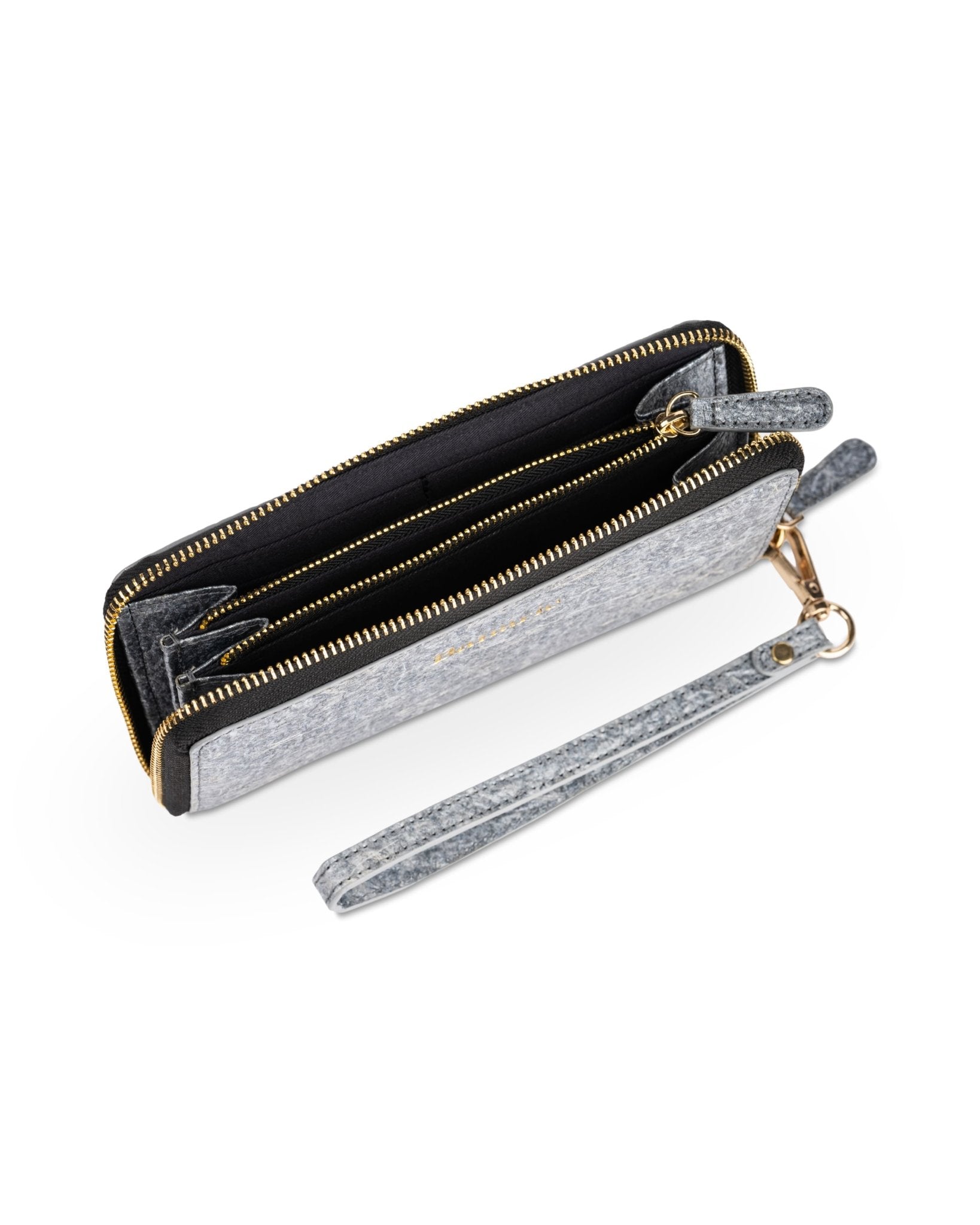 The Organic Women Wallet | Vegan Banana Fiber Wristlet – Womens Clutch on Brown Living™. SKU: RCBAGBANARIC01AB. Img 12.