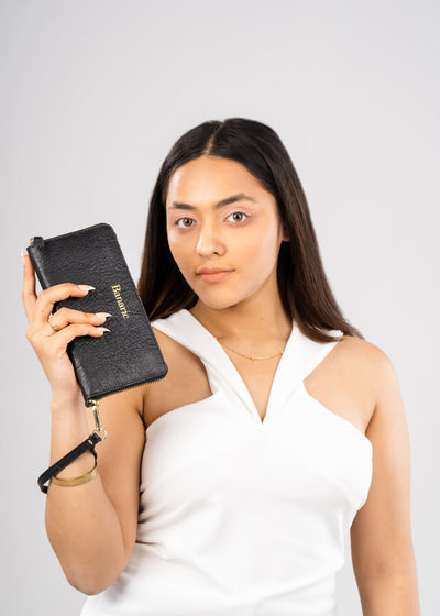 The Organic Women Wallet | Vegan Banana Fiber Wristlet – Womens Clutch on Brown Living™. SKU: RCBAGBANARIC01AB. Img 1.