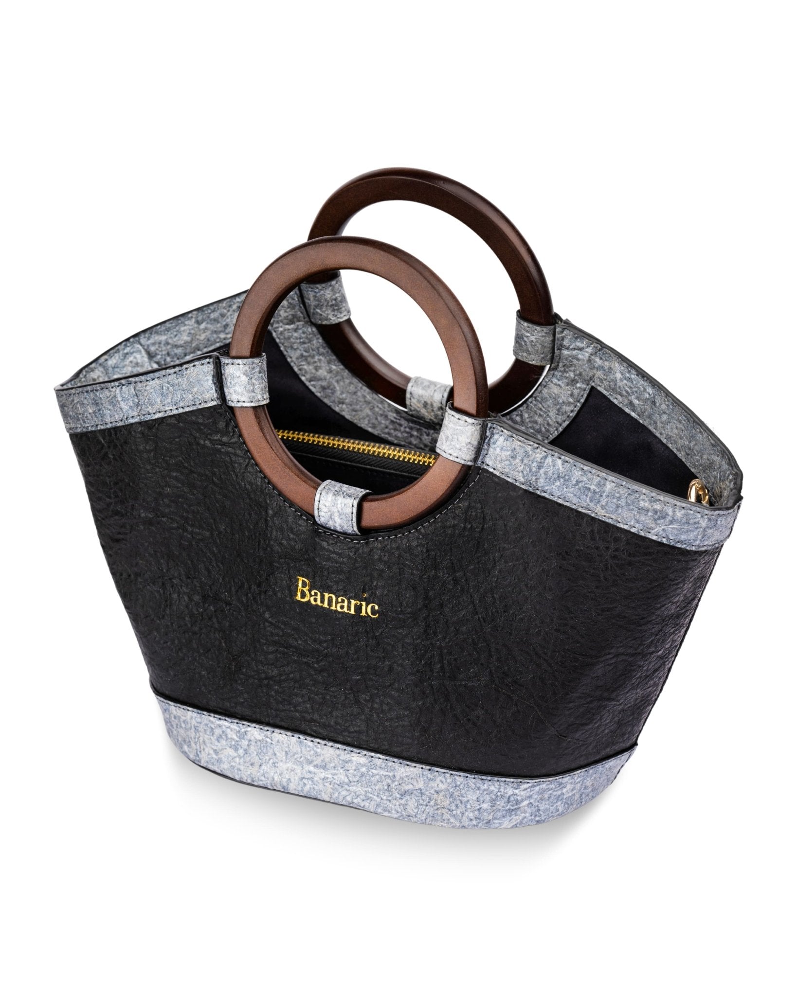 The Silhouette 360 Sling Bag | Minimal Everyday Crossbody Bag – Womens Handbag on Brown Living™. SKU: RCBSBAGBANARICGB. Img 5.