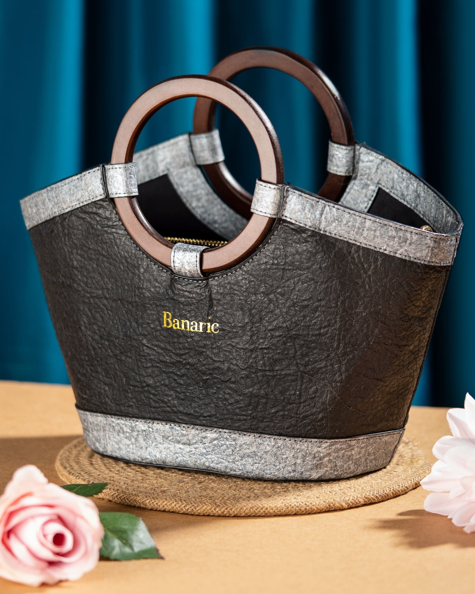 The Silhouette 360 Sling Bag | Minimal Everyday Crossbody Bag – Womens Handbag on Brown Living™. SKU: RCBSBAGBANARICGB. Img 10.