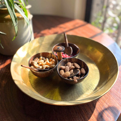 Three bowl serving set + 3 spoons | Made of coconut shell – Plates & Bowls on Brown Living™. SKU: THENGA32. Img 5.