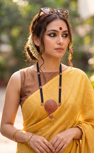 Vastra Sutra Black Necklace | Handcrafted Statement Necklace for Women – Womens Necklaces on Brown Living™. SKU: SAR1006. Img 3.