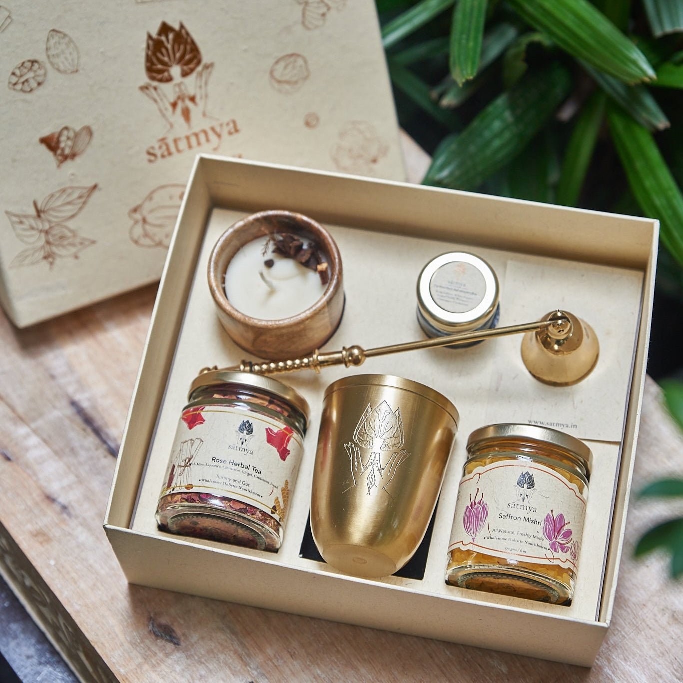 Vilāsa Gift Box - Premium Herbal Wellness Set – Gift Giving on Brown Living™. SKU: Vilas_500gms. Img 1.