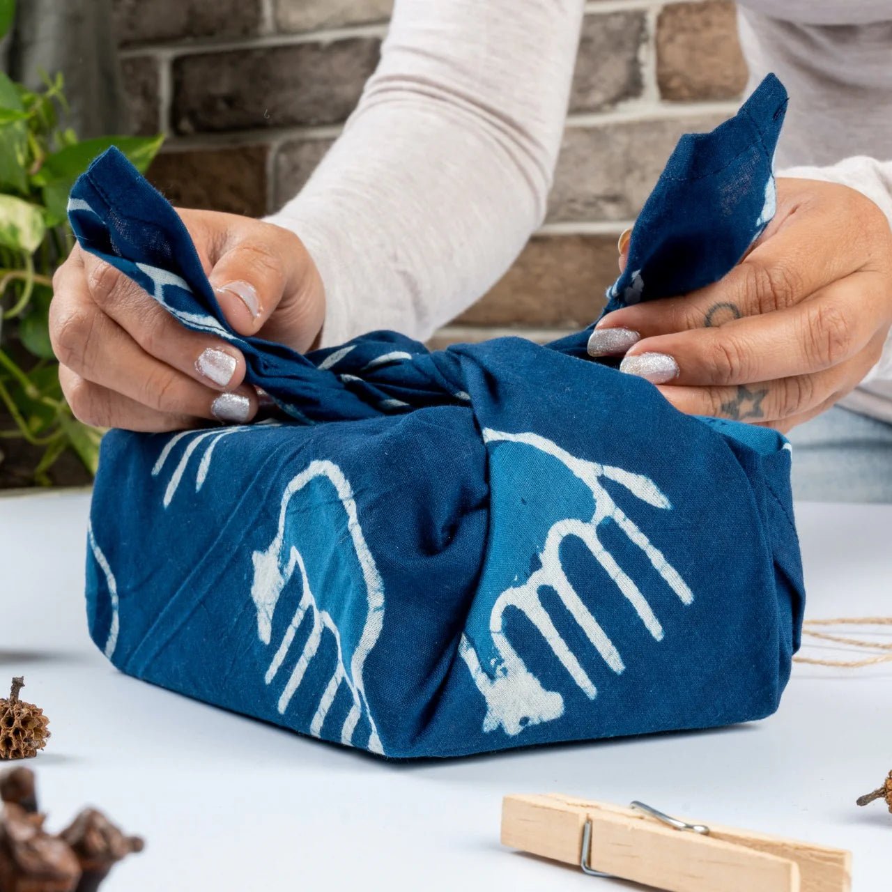 Wellness Gift Set – Eye Pillow, Foot Soak & Steamers – Gift on Brown Living™. SKU: WGS-LP-2FS-2SS-IBF. Img 9.
