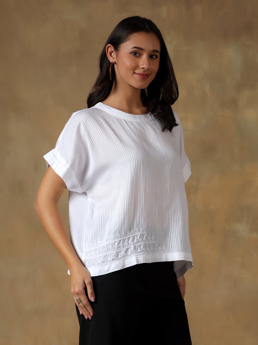 White Freesize Lucknowi Chikankari Box Top | Handcrafted Cotton Top – Womens Top on Brown Living™. SKU: IHANBT01SW. Img 11.