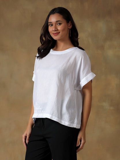 White Freesize Lucknowi Chikankari Box Top | Handcrafted Cotton Top – Womens Top on Brown Living™. SKU: IHANBT01SW. Img 10.