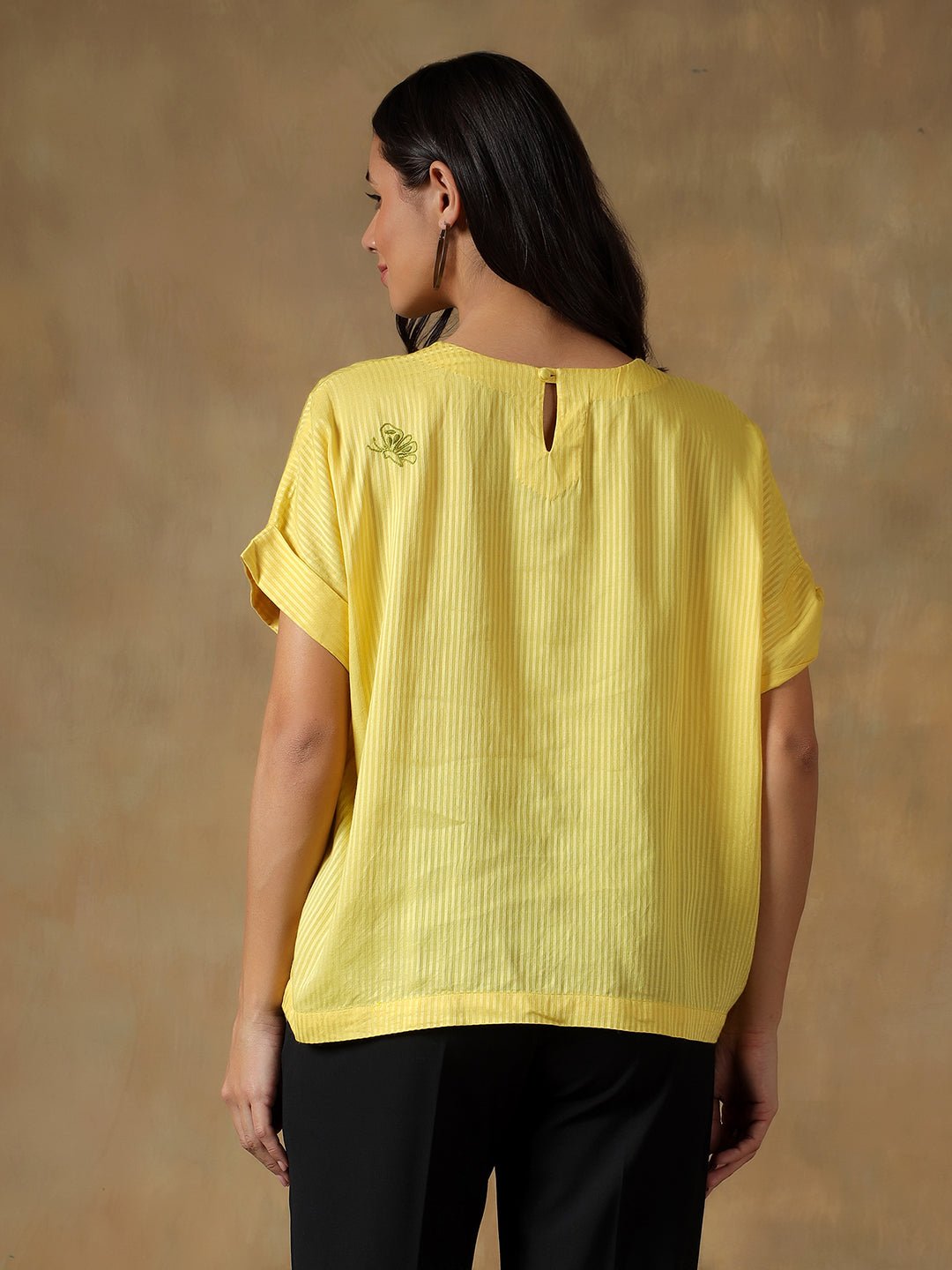 White Freesize Lucknowi Chikankari Box Top | Handcrafted Cotton Top – Womens Top on Brown Living™. SKU: IHANBT01SW. Img 13.