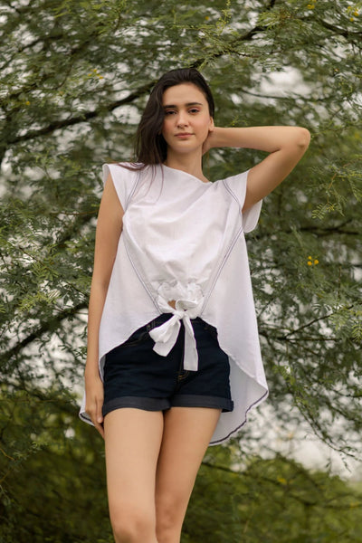 White Minimal Top | Elegant Everyday Women’s Minimalist Cotton Top – Womens Top on Brown Living™. SKU: ANTWMWDS. Img 3.