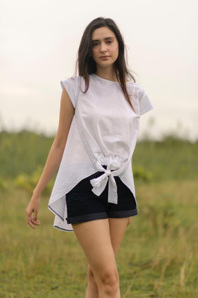 White Minimal Top | Elegant Everyday Women’s Minimalist Cotton Top – Womens Top on Brown Living™. SKU: ANTWMWDS. Img 1.