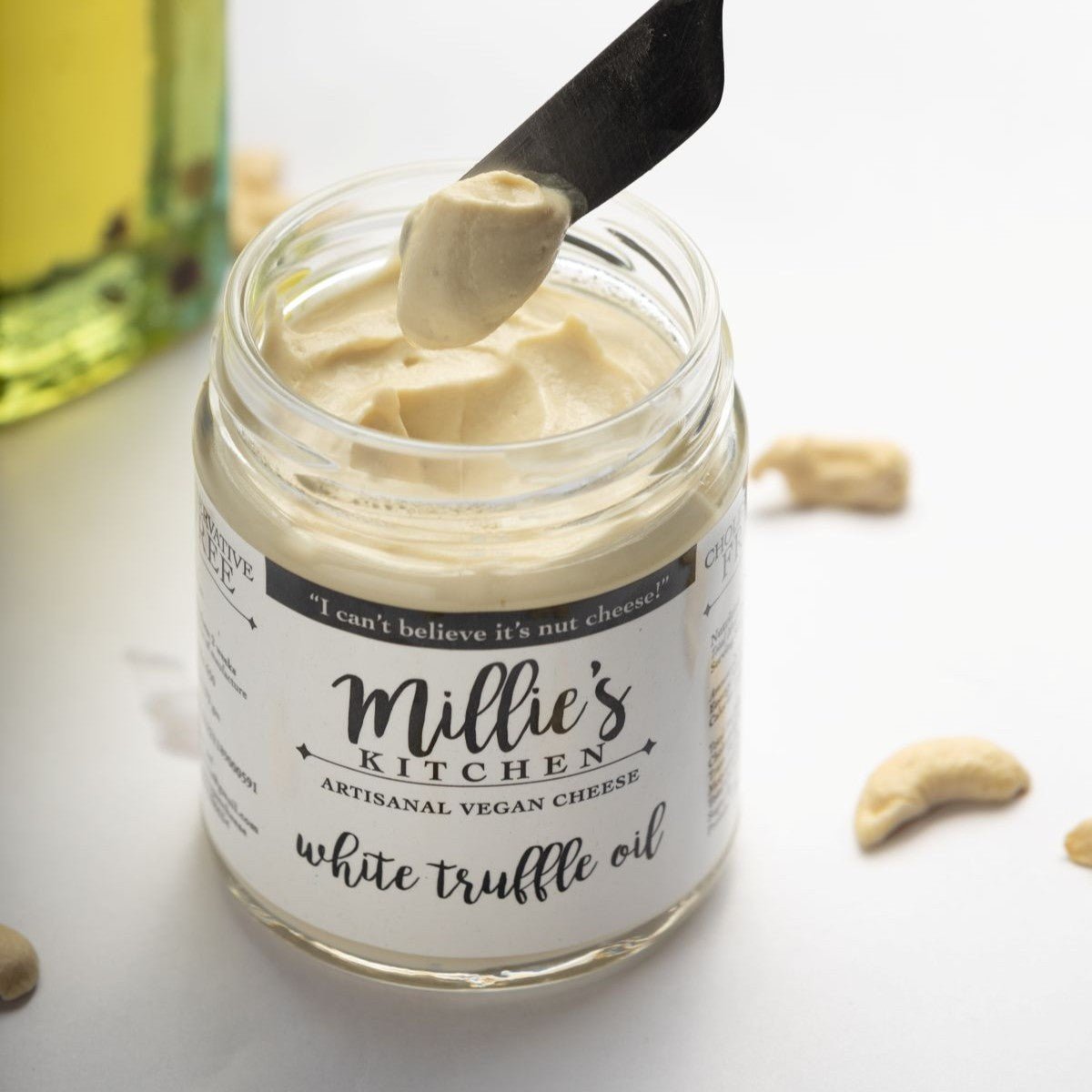 White Truffle Oil – Delicate Cashew & Tofu Cheese Spread with Aroma – Jams & Spreads on Brown Living™. SKU: SC02WTO. Img 2.
