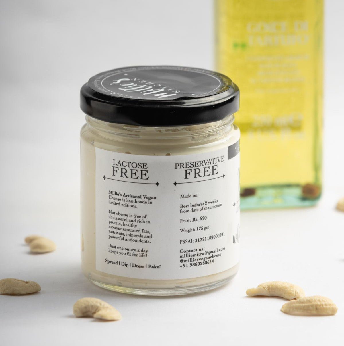 White Truffle Oil – Delicate Cashew & Tofu Cheese Spread with Aroma – Jams & Spreads on Brown Living™. SKU: SC02WTO. Img 4.